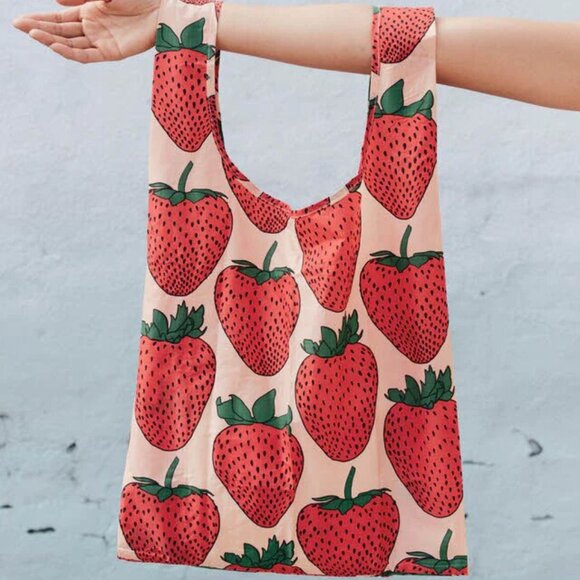 NWT Standard Baggu - Strawberry - Picture 4 of 7